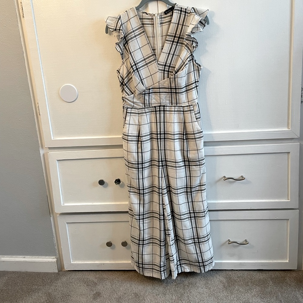 Very J Plaid Ruffle Culottes Jumpsuit 2 Side Pockets Size S